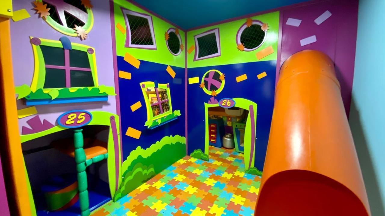 Parque Balneario Hotel Santos By Castelo Itaipava Exterior photo The interior of the 2000s Playland