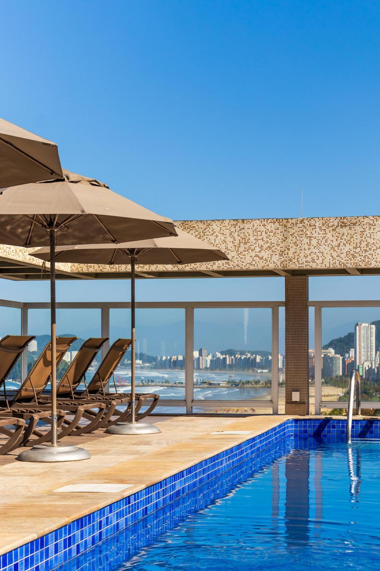Parque Balneario Hotel Santos By Castelo Itaipava Exterior photo The rooftop pool at the hotel